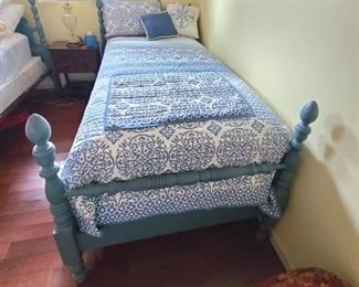 Single Bed (2 of 2)