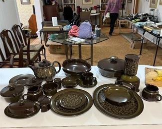 Franciscan dinnerware - set of 16 + all the serving pieces