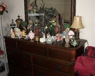 Dresser w/mirror
