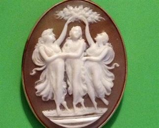 Three Graces gold cameo