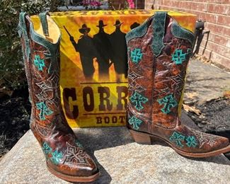 CORRAL women’s boots!