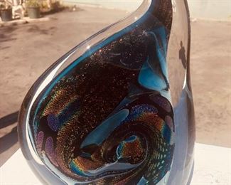 CLOSE UP VIEW OF ART GLASS