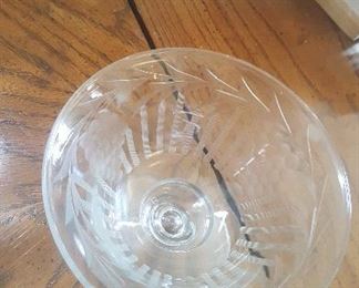 18. VINTAGE ETCHED BOWL CRYSTAL $8