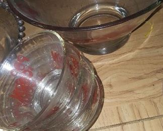 44. POPCORN BOWL WITH 4 SMALLER BOWLS $10