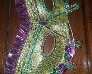 82. VINTAGE MARDI GRAS MASK $5