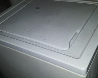 106. WASHER OLDER DOES WORK $35
