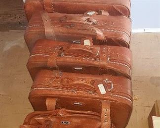 129. SET OF LUGGAGE GOOD CONDITION $30