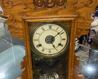 Vintage Wood Mantlepiece Clock