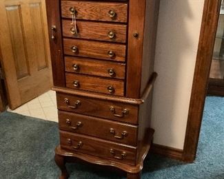 Jewelry chest