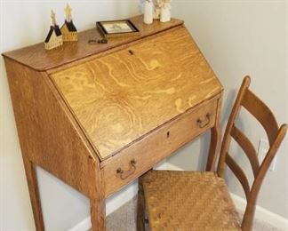 Oak lady's writing desk