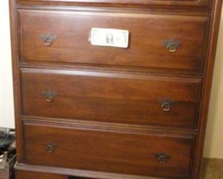 Antique 4 drawer chest, with two glove drawers