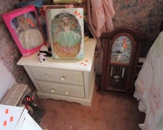 Nightstand, collector barbies vintage clock