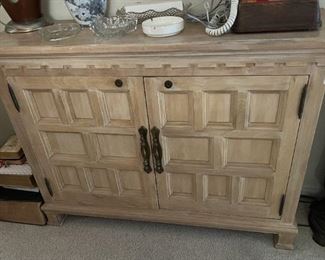 This is the other of the matching cabinets.