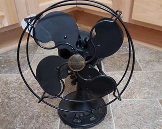 Antique 1930's Emerson 8.5" oscillating fan (runs)