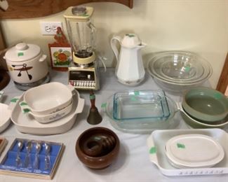 Pyrex, Corning ware and collectible pieces