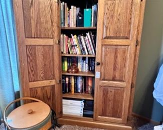 Oak cupboard 