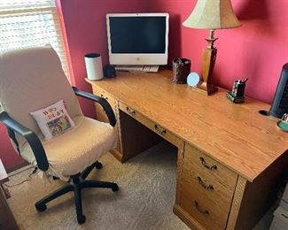 Oak Home Office Desk and Chair
Vintage Apple Desktop Computer
Home Decor 