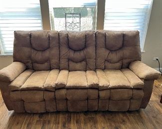 Ashley Furniture Darshmore Glider Reclining Loveseat with Console 