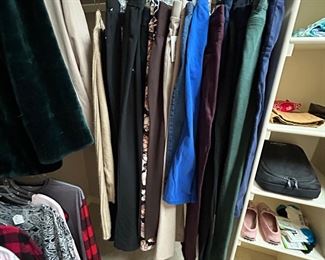 Ladies plus clothing -many are new 