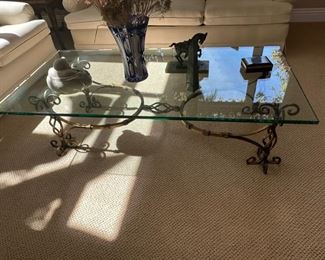 Great looking coffee table