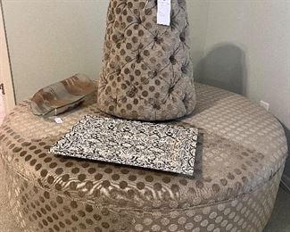 Cool sitting piece, would be amazing in a master closet!