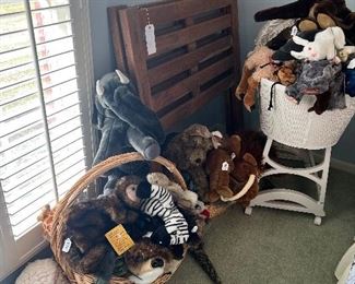 Tons and tons of the cutest hand puppets! Set of twin headboards, Badger bassinet