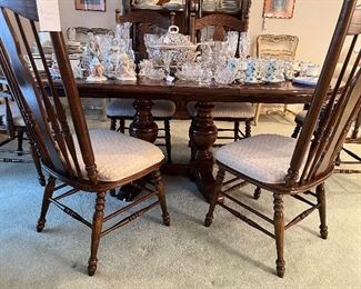 Dining table and 6 chairs