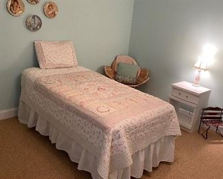 twin bed 