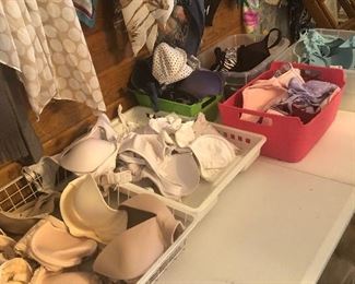 Bras sizes 36 D to 36 DD
Many are new
