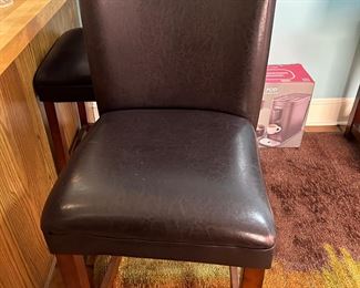 Pair of barstools 