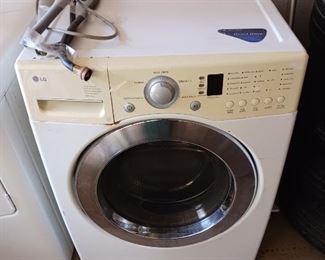 Front load washer in excellent condition