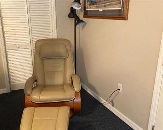 Stress less Style beige leather chairs with ottoman