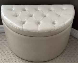 Tufted Top Ottoman with Storage in Maverick Gray