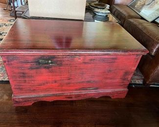 Small Trunk - Cedar Lined