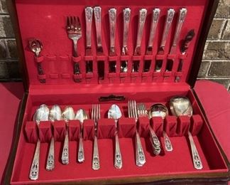 Vtg. Classic Silver Plate Filigree by Wallace Flatware Set in Case