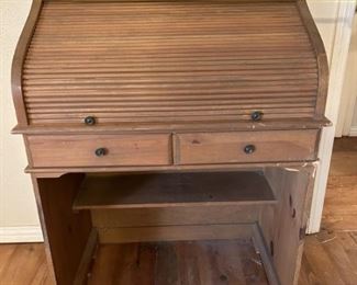 Vintage Small Wood Roll-Top Desk, 37in w x 44in t