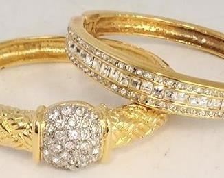40c - 2 Goldtone bracelets
