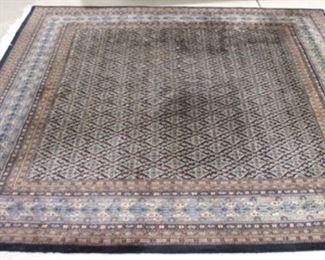 46 - Persian all wool hand made rug - 8.2 x 8.4
