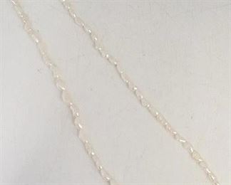 46c - 14K Gold clasp pearl necklace
