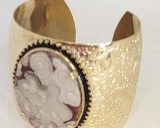 50c - Goldtone embossed w/ gemstone cuff
