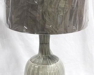 56 - Contemporary decorative table lamp - 31"
