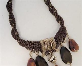 64c - Chicos brown beads choker
