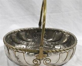 81 - Metal basket - 12 x 9 x 11
