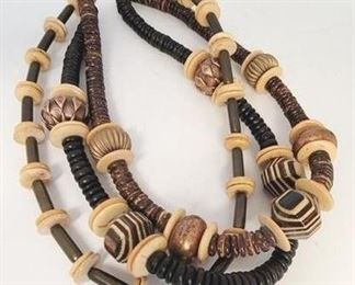 82c - Wooden beaded 3 strand choker
