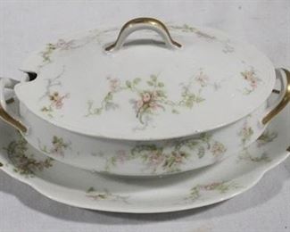 93 - Haviland Limoges covered tureen with platter 9 x 6
