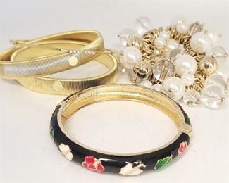 96c - 5 Goldtone bracelets
