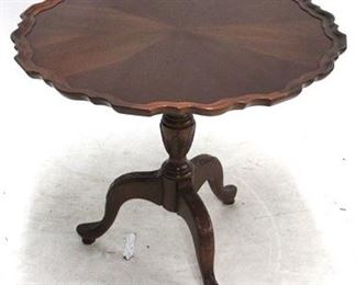 197 - Vintage tea table with pie crust edge 28.5 x 30
