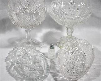 319 - Assorted glass