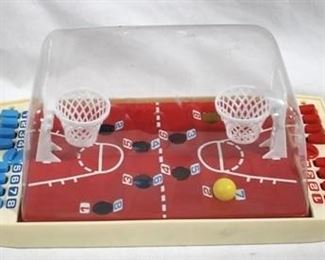 333 - Vintage tabletop basketball game - 12 x 6 x 6
