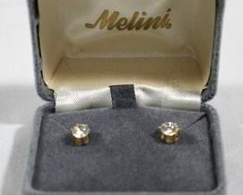 357 - Pair of women's earrings
